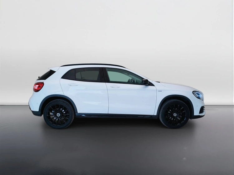 4 - Mercedes-Benz GLA 200 d Night Edition 4matic auto