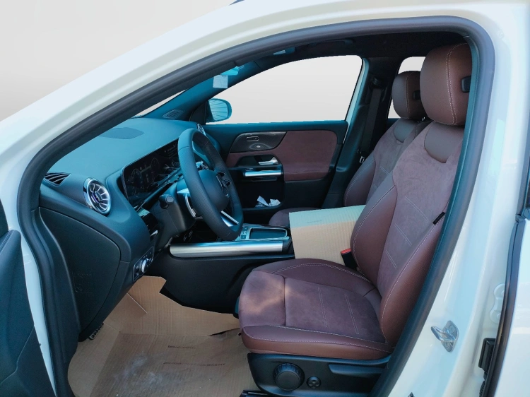 10 - Mercedes-Benz GLA 200 d Automatic 4MATIC