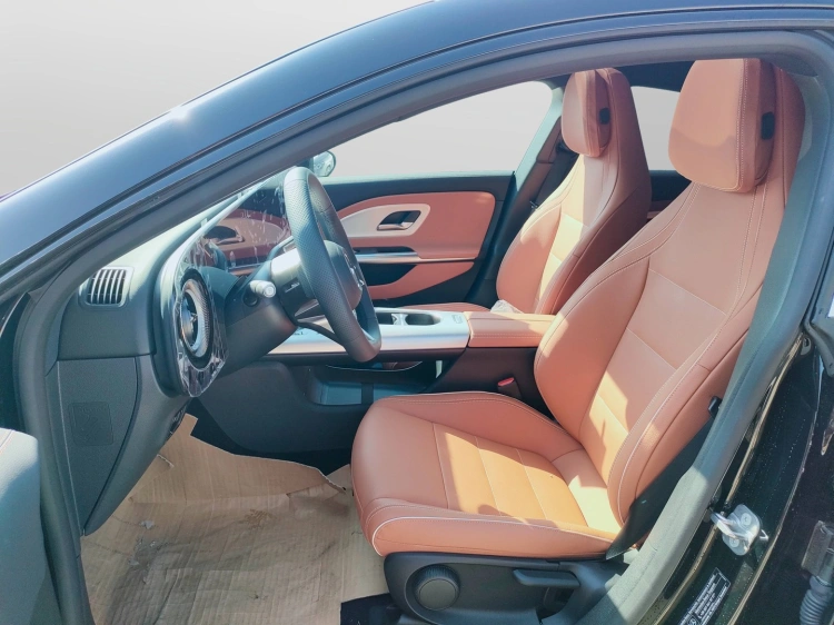 12 - Mercedes-Benz CLA 200 4MATIC