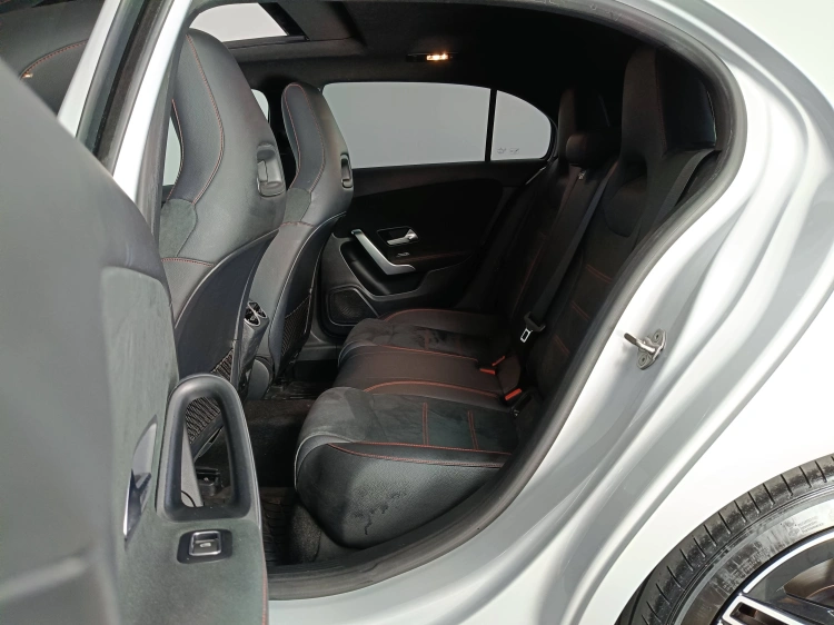 10 - Mercedes-Benz Classe A 180 d Premium auto