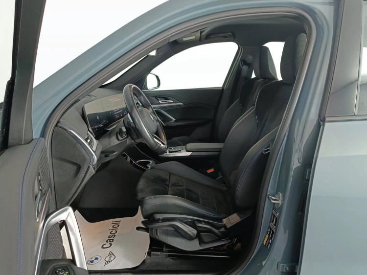 8 - BMW iX1 iX1 xdrive 30 MSport