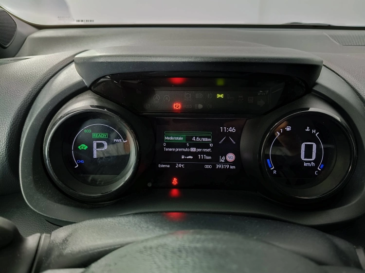 12 - Toyota Yaris Yaris 1.5h Style