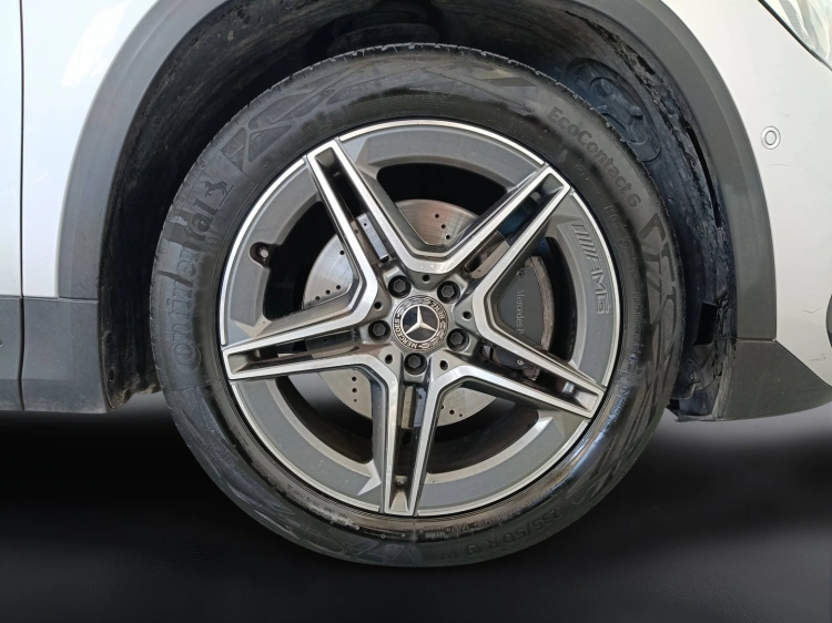22 - Mercedes-Benz GLA 180 d Premium auto