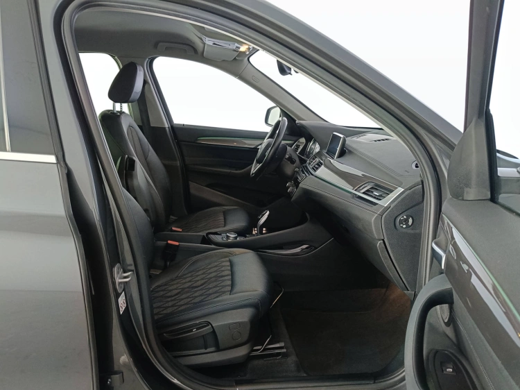 12 - BMW X1 X1 sdrive18d xLine auto