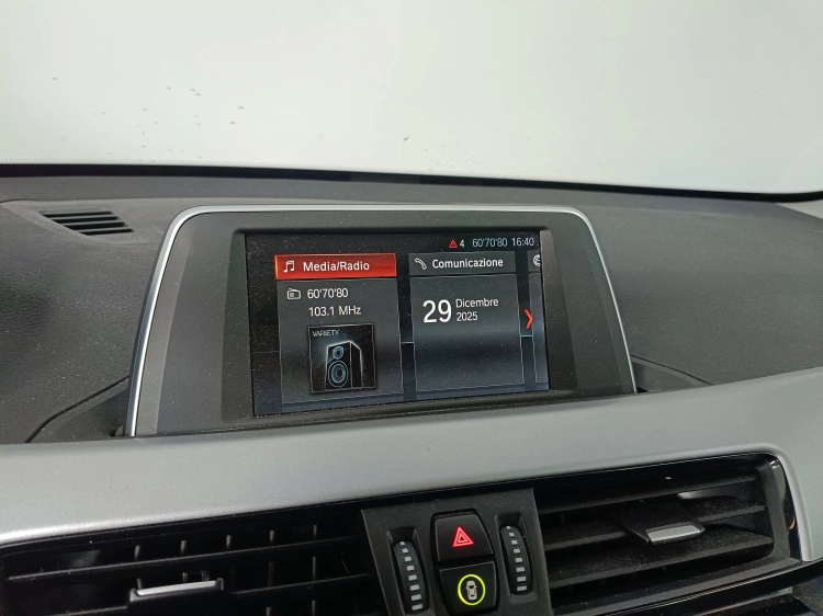 13 - BMW X1 X1 sdrive18d Advantage auto