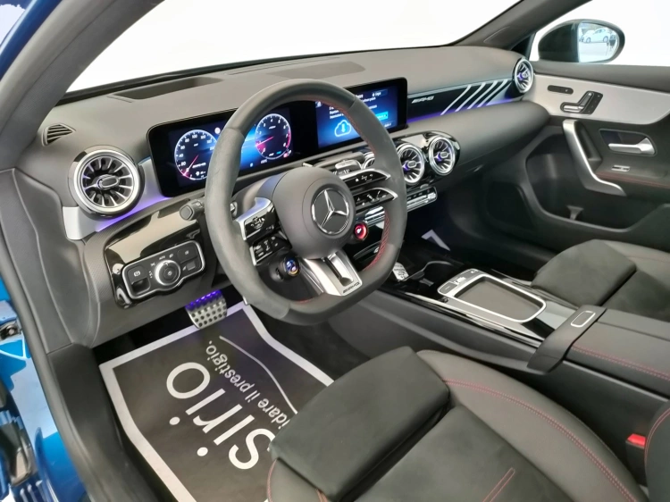 13 - Mercedes-Benz Classe A AMG 35 AMG Line Premium Plus 4matic auto