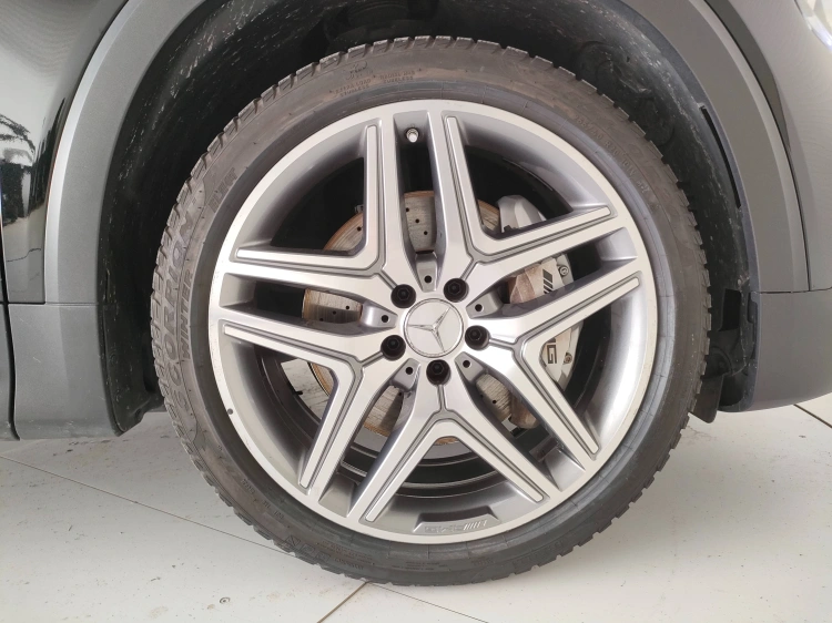 7 - Mercedes AMG GLB GLB AMG 35 4matic auto
