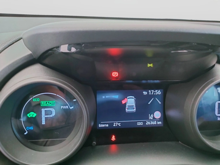 17 - Toyota Yaris Yaris 1.5h Trend