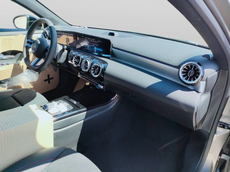 10 - Mercedes-Benz Classe A 180 d Automatic
