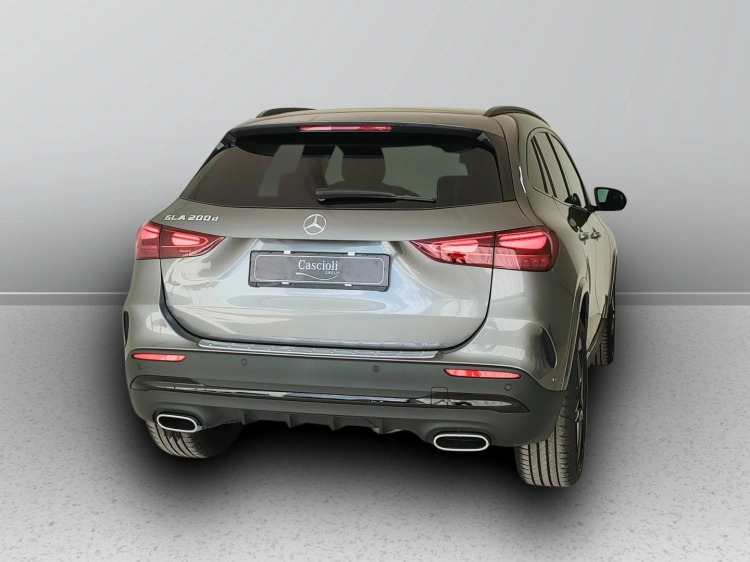 6 - Mercedes-Benz GLA 200 d automatic