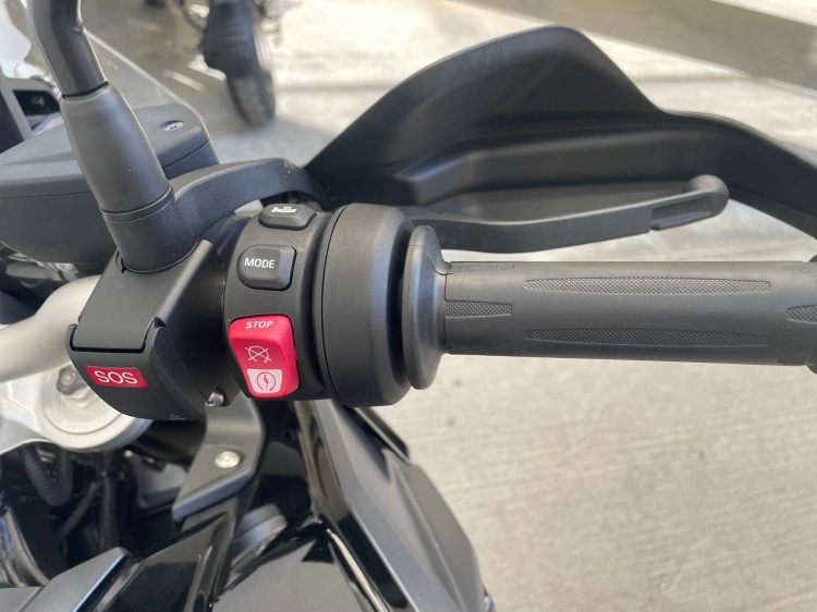6 - BMW Motorrad GS F 900 GS