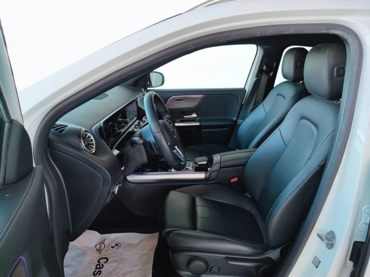 12 - Mercedes-Benz EQA 300 Sport Plus 4matic