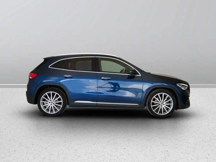 7 - Mercedes-Benz GLA 200 d Premium 4matic auto