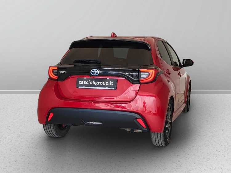6 - Toyota Yaris Yaris 1.5h Trend