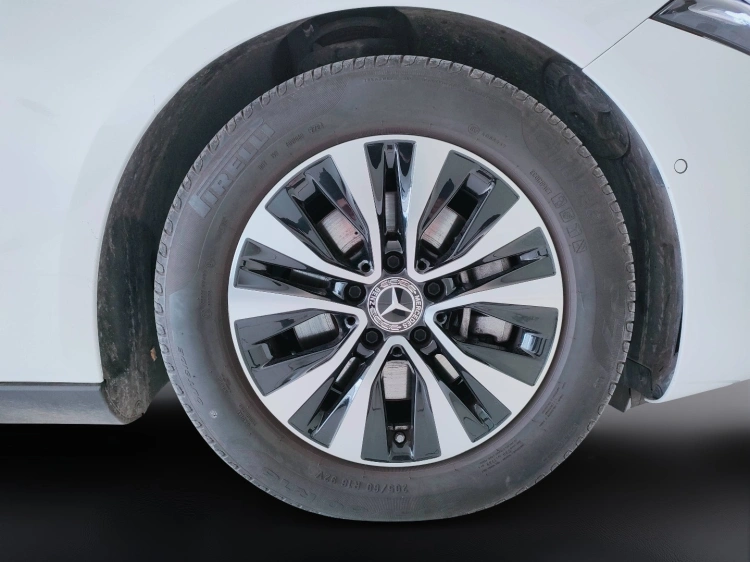 10 - Mercedes-Benz Classe A 180 d Advanced auto