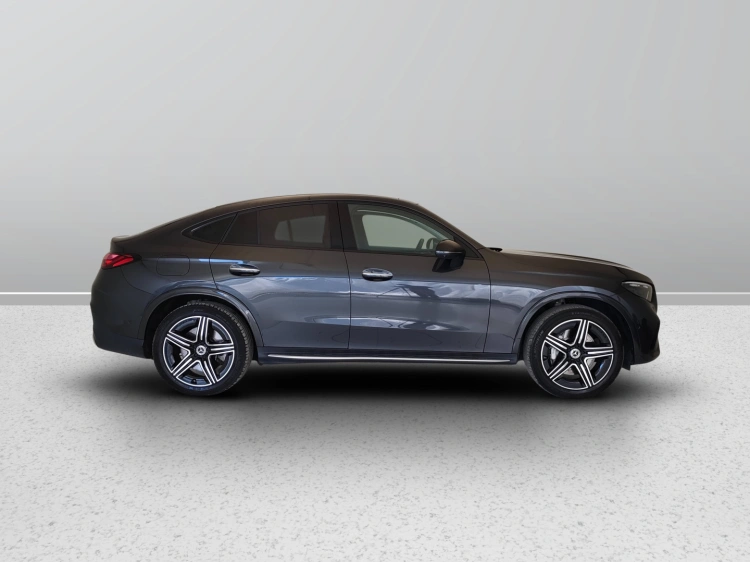 6 - Mercedes-Benz GLC 300 de phev AMG Line Premium Plus 4matic auto