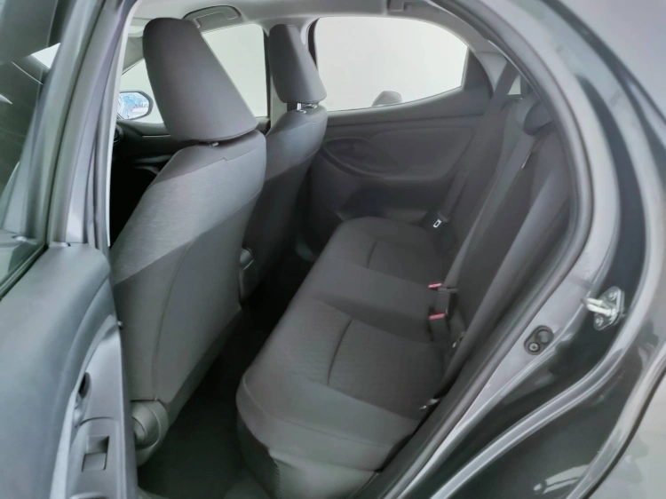 11 - Toyota Yaris Yaris 1.5h Trend