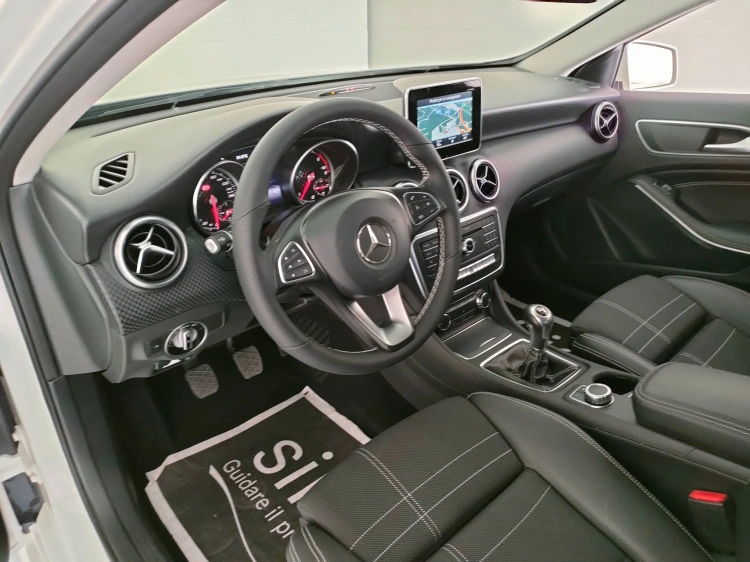 13 - Mercedes-Benz Classe A 180 d Sport Activity edition