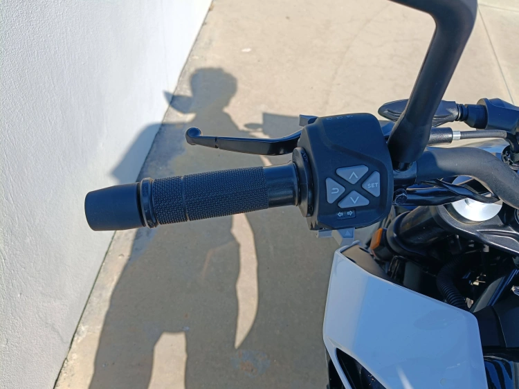 4 - Ktm Duke 390 Duke Abs my21