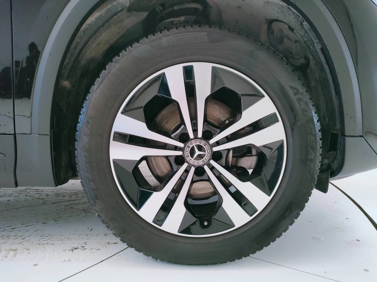 8 - Mercedes-Benz GLA 200 d Sport Plus auto