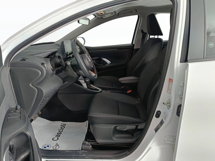 8 - Toyota Yaris TOYOTA Yaris 1.5 Hybrid 5 porte Trend