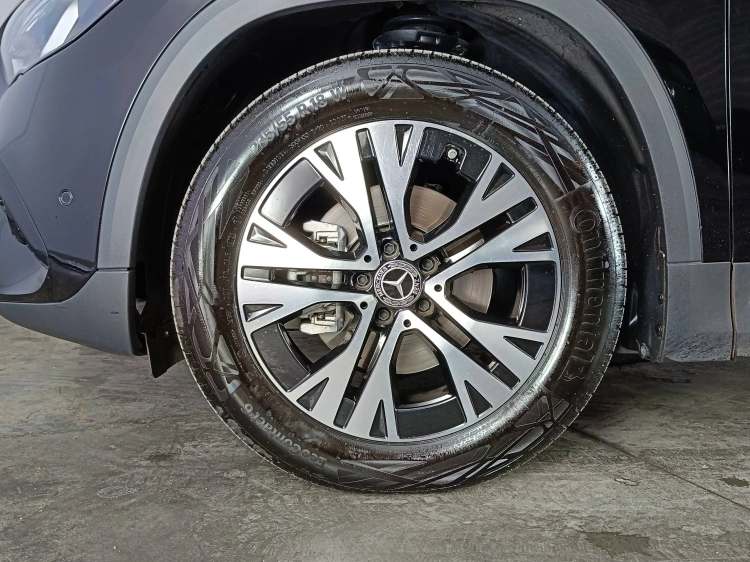 7 - Mercedes-Benz GLA 200 d Progressive Advanced Plus 4matic auto