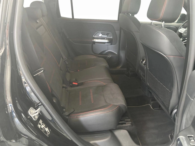 10 - Mercedes-Benz GLB 200 d Premium auto