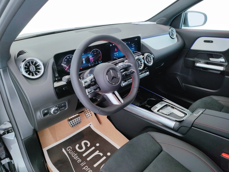 14 - Mercedes-Benz GLA 200 d automatic