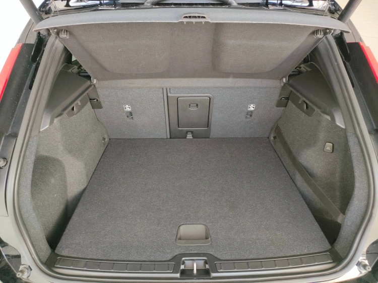 5 - Volvo XC40 XC40 2.0 d3 Momentum geartronic my20