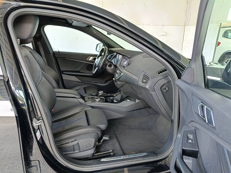 11 - BMW Serie 1 116d Msport auto