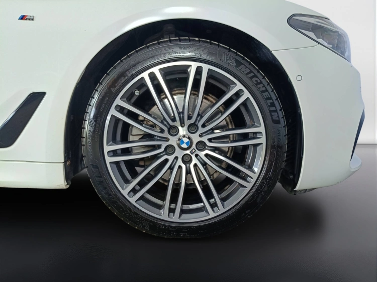 22 - BMW Serie 5 520d Touring xdrive Msport auto