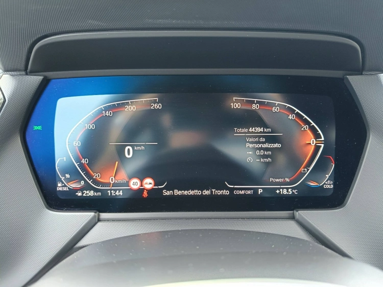 12 - BMW Serie 1 118d Msport auto