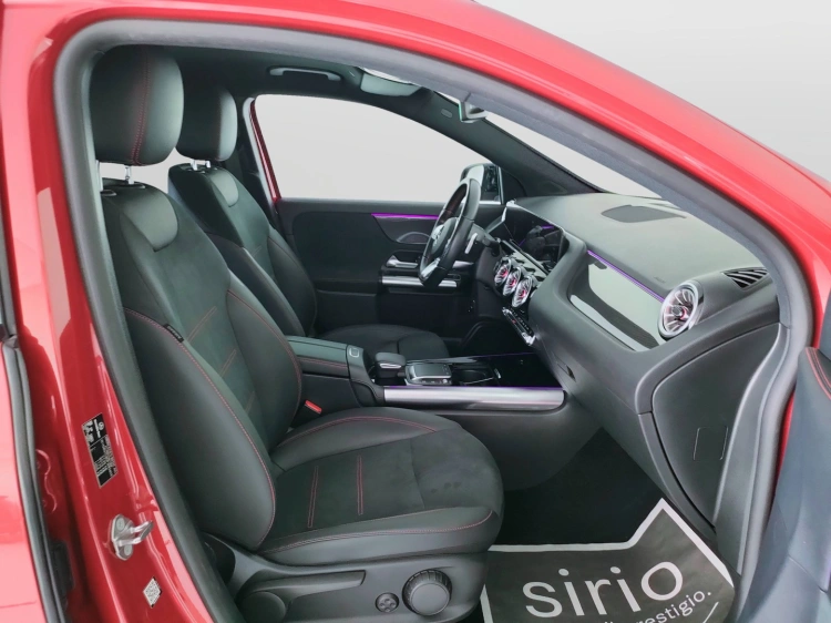 12 - Mercedes-Benz GLA 200 d Premium auto