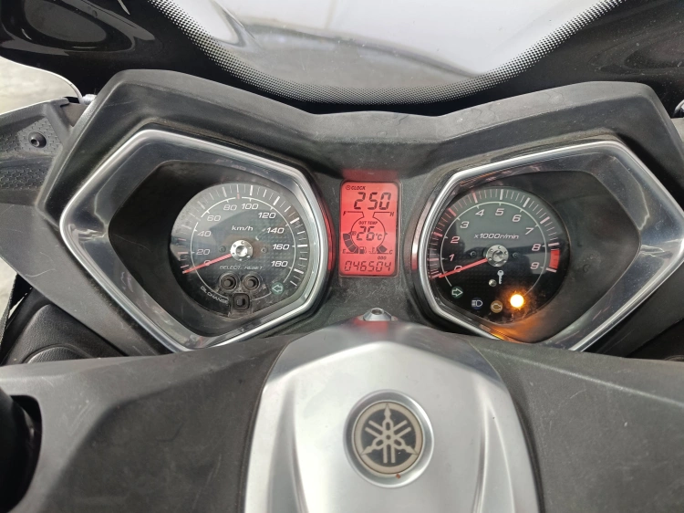 8 - Yamaha XMax X-Max 400