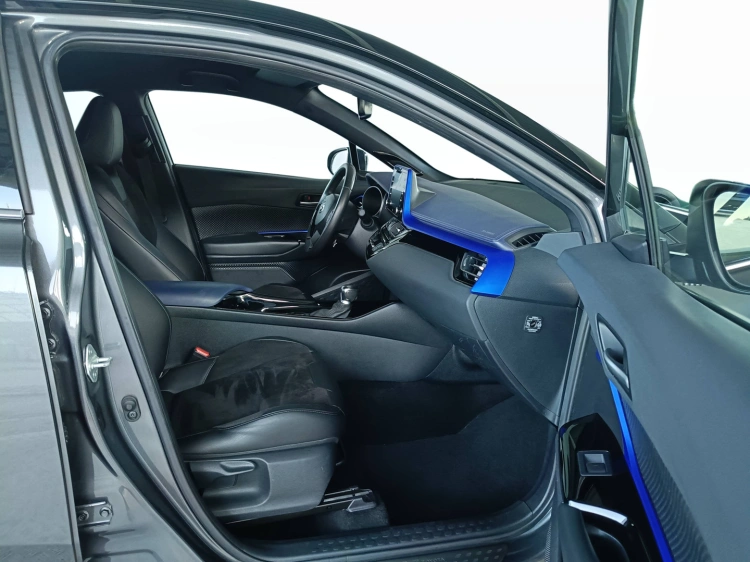 10 - Toyota C-HR C-HR 2.0h Style e-cvt