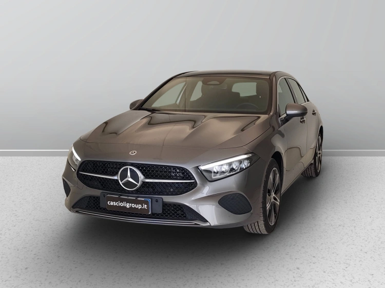 1 - Mercedes-Benz Classe A 250 e con tecnologia ibrida EQ