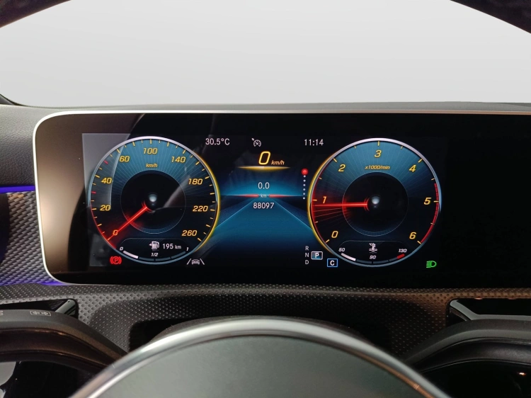 12 - Mercedes-Benz Classe A 180 d Sport Extra auto