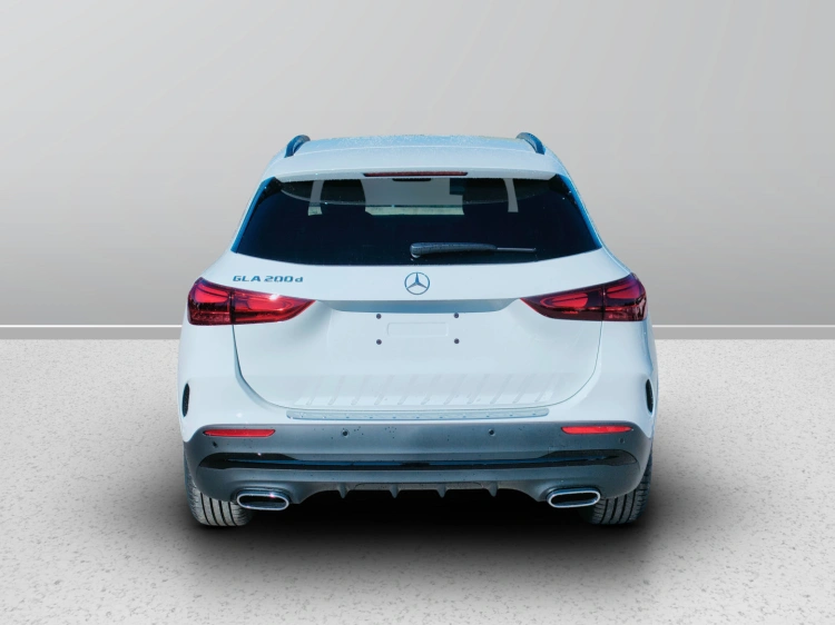 4 - Mercedes-Benz GLA 200 d automatic