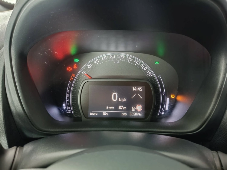 12 - Toyota Aygo X Aygo X 1.0 Limited 72cv