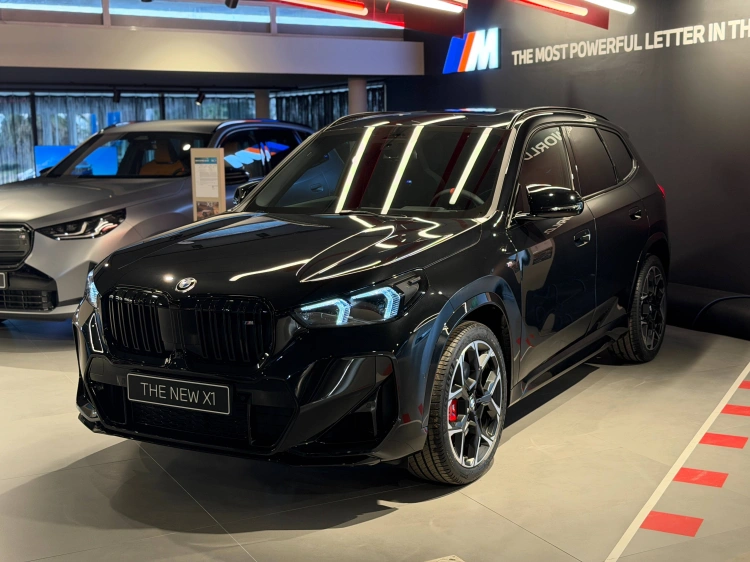 3 - BMW X1 M BMW X1 M35i xDrive