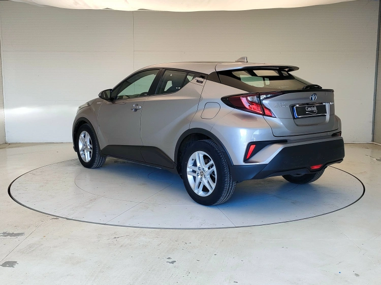 7 - Toyota C-HR C-HR 1.8h Business e-cvt