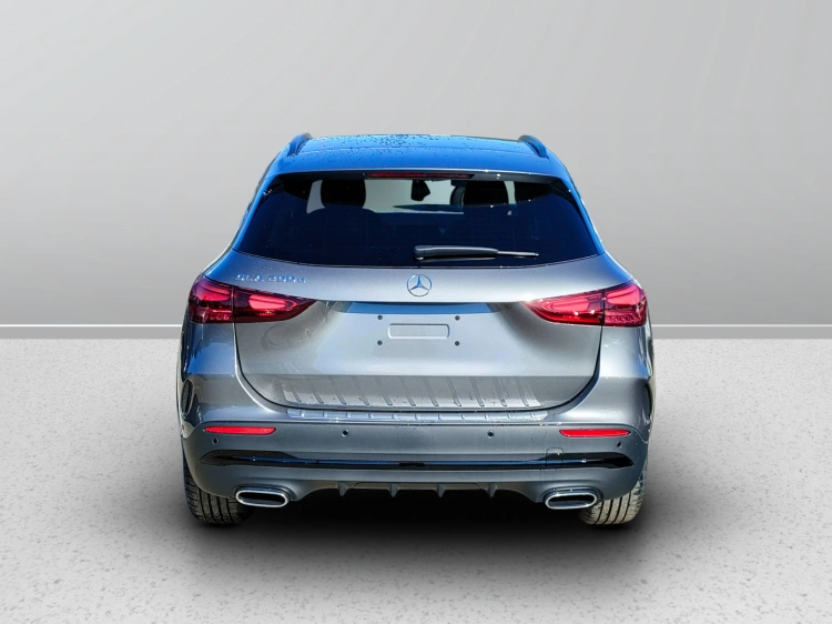 4 - Mercedes-Benz GLA 200 d automatic