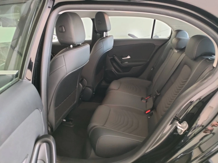 10 - Mercedes-Benz Classe A 180 d Advanced auto