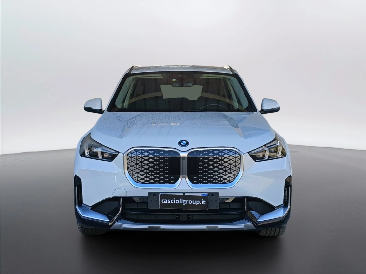 2 - BMW iX1 BMW iX1 eDrive20-Special Edition