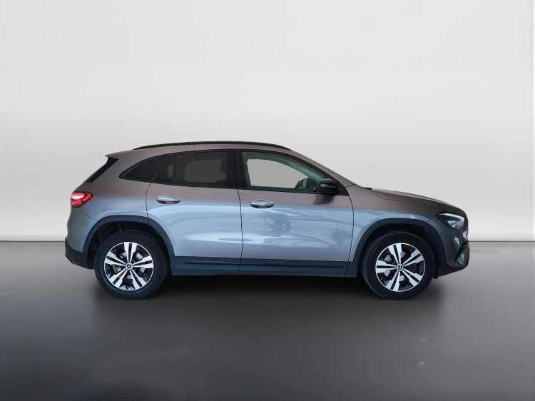4 - Mercedes-Benz GLA 180 d Progressive Advanced Plus auto