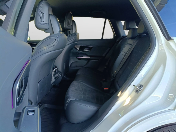 9 - Mercedes-Benz GLC 220 d AMG Premium 4matic auto