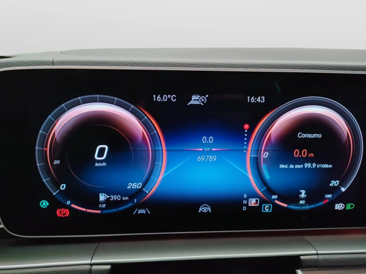 17 - Mercedes-Benz GLE 400 d Premium 4matic auto
