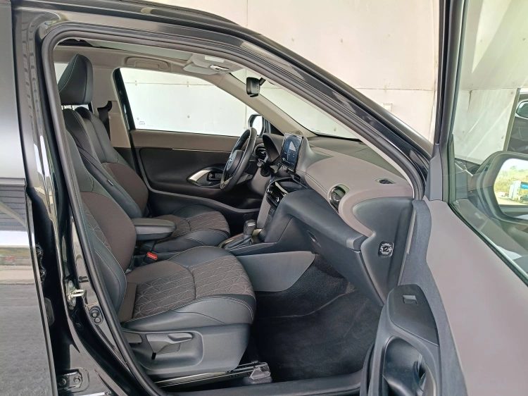 11 - Toyota Yaris Cross Yaris Cross 1.5h Lounge fwd 116cv e-cvt