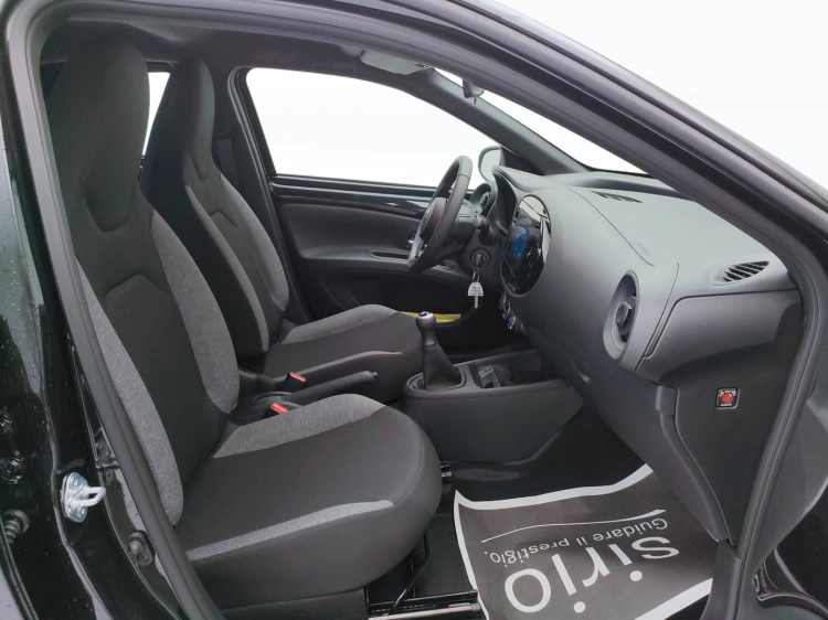 13 - Toyota AYGO X AYGO X 10B MT ACTIVE MY24