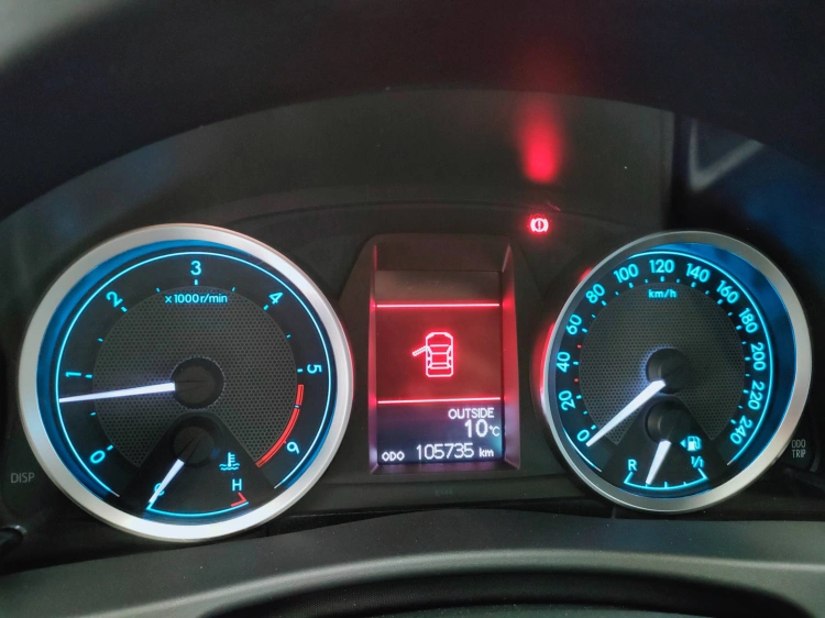 16 - Toyota Auris Auris 5p 1.4 d-4d Active